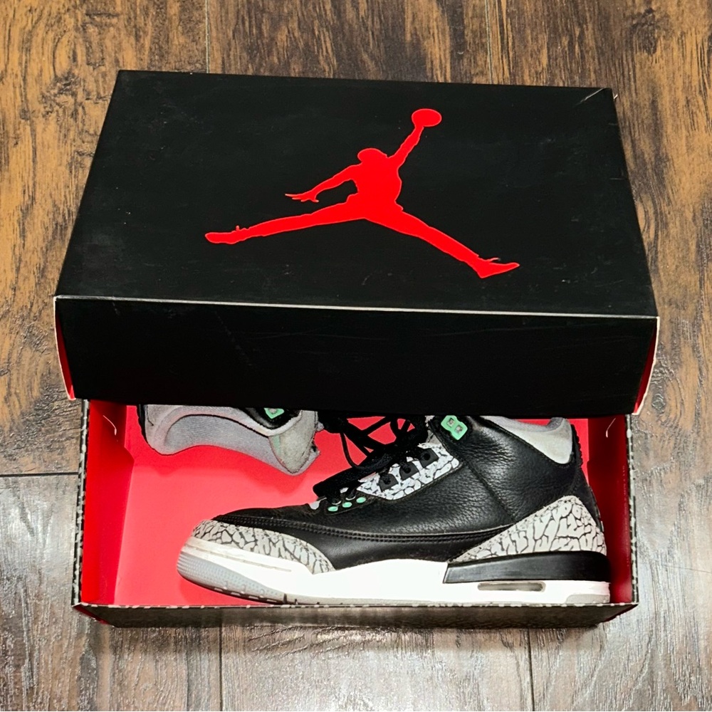 Jordan 3 Retro Shoes - Picture 8 of 9